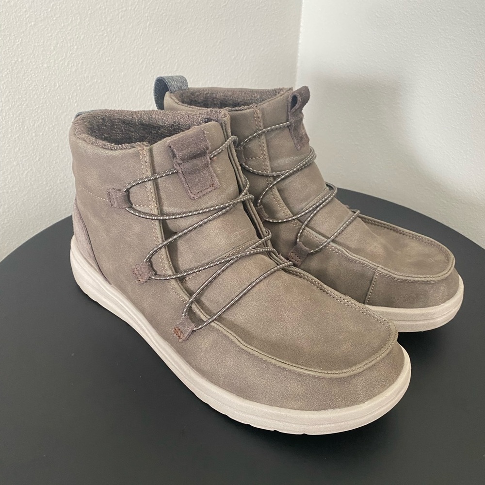 Women’s High-top Hey Dude shoes